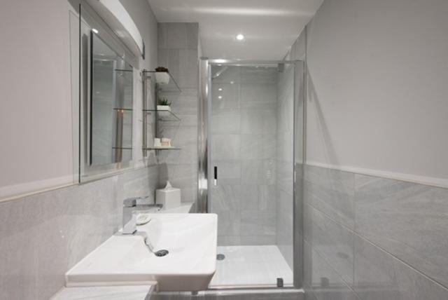 S/King Bed One Bedroom Flat Brentwood Exterior photo